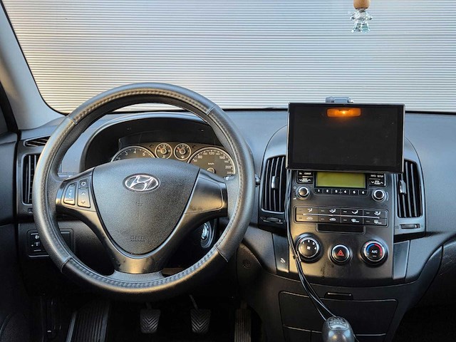 Hyundai - 2011 - i30 cw - 1.4i i-drive cool - 35-rfs-5 - afbeelding 4 van  23