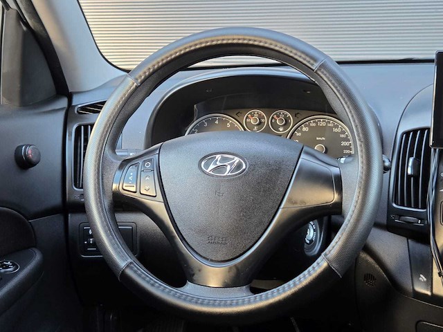 Hyundai - 2011 - i30 cw - 1.4i i-drive cool - 35-rfs-5 - afbeelding 5 van  23