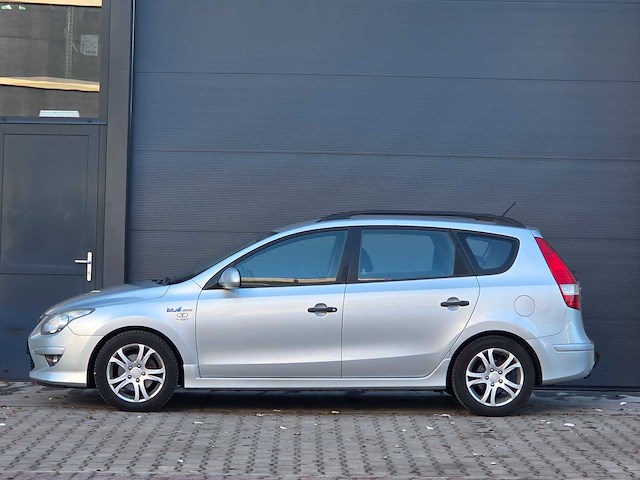 Hyundai - 2011 - i30 cw - 1.4i i-drive cool - 35-rfs-5 - afbeelding 22 van  23