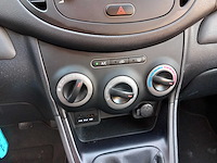 Hyundai - 2013 - i10 - 1.0 i-drive cool - personenauto - afbeelding 2 van  16