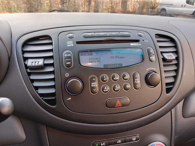 Hyundai - 2013 - i10 - 1.0 i-drive cool - personenauto - afbeelding 16 van  16