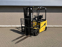 Hyundai - 2015 - 30bh-9 - reach truck - elektrisch - afbeelding 1 van  9