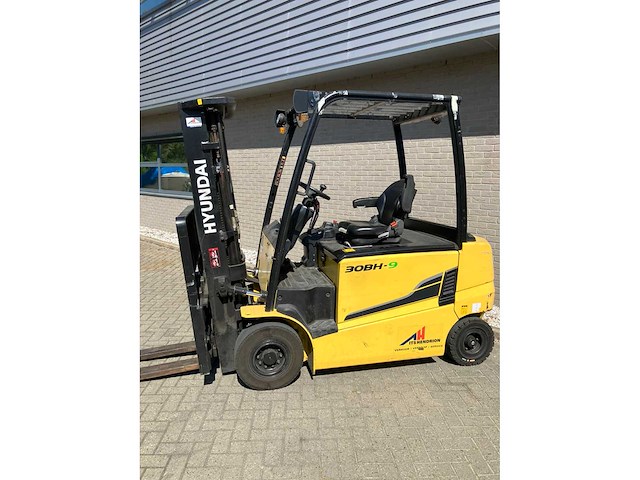 Hyundai - 2015 - 30bh-9 - reach truck - elektrisch - afbeelding 2 van  9