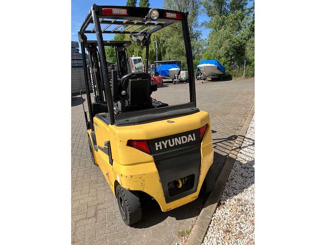 Hyundai - 2015 - 30bh-9 - reach truck - elektrisch - afbeelding 5 van  9