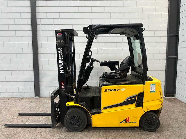 Hyundai - 2016 - 25nh9 - vorkheftruck - afbeelding 1 van  18