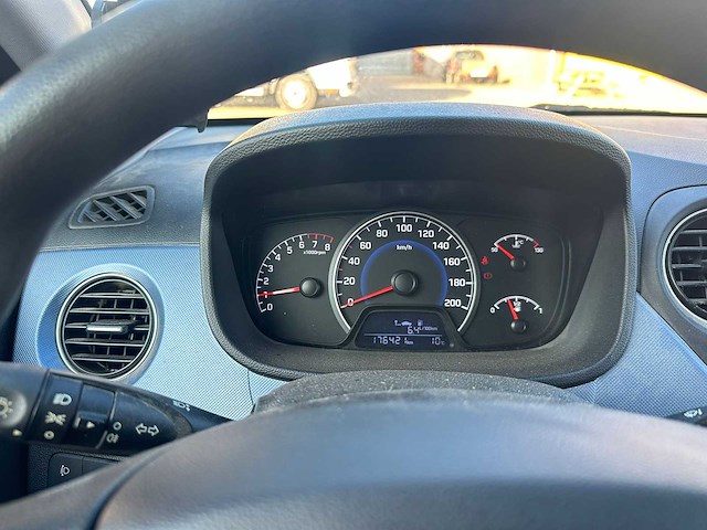 Hyundai - 2016 - i10 - 1.0i i-motion comf. - personenauto - afbeelding 8 van  17