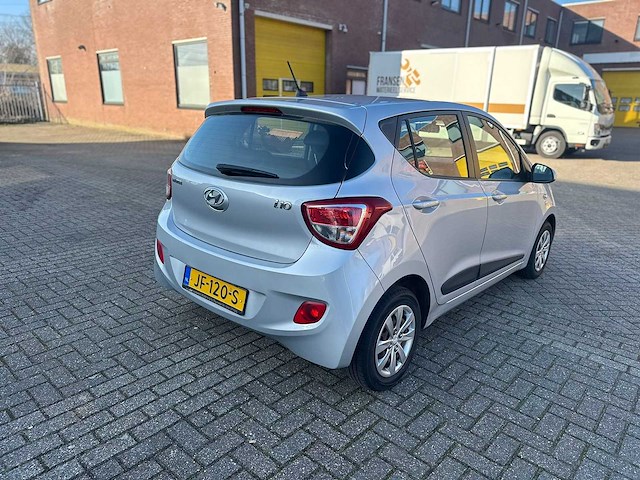 Hyundai - 2016 - i10 - 1.0i i-motion comf. - personenauto - afbeelding 13 van  17