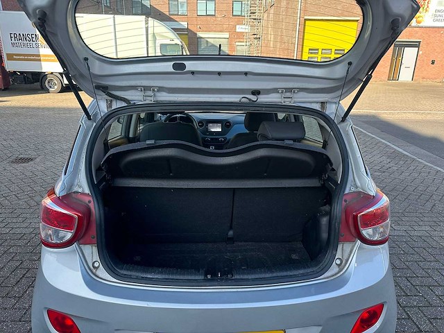 Hyundai - 2016 - i10 - 1.0i i-motion comf. - personenauto - afbeelding 17 van  17