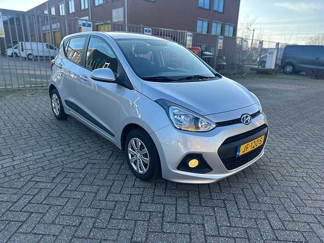 Hyundai - 2016 - i10 - 1.0i i-motion comf. - personenauto - afbeelding 15 van  17
