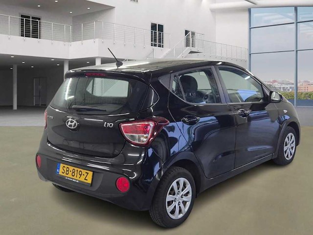 Hyundai - 2018 - i10 - 1.0i comfort - personenauto - afbeelding 9 van  15