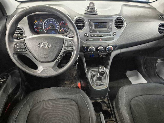 Hyundai - 2018 - i10 - 1.0i comfort - personenauto - afbeelding 14 van  15
