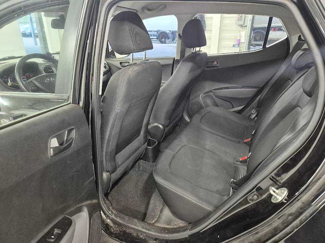 Hyundai - 2018 - i10 - 1.0i comfort - personenauto - afbeelding 15 van  15