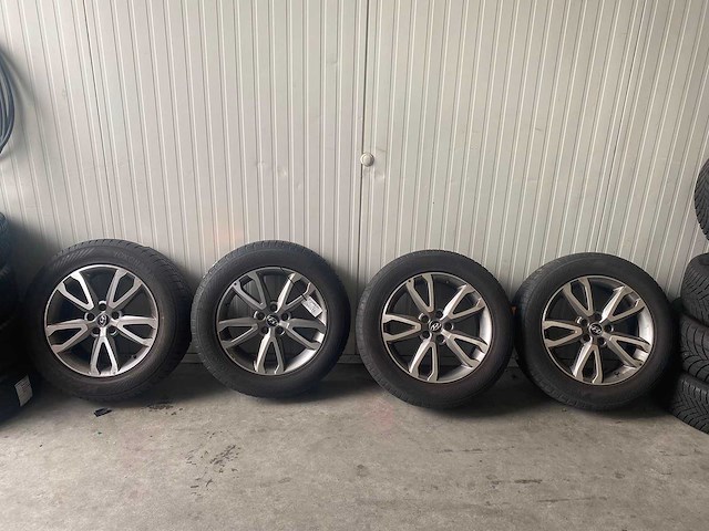Hyundai - autobandenset - winterbanden - 4st - afbeelding 1 van  6