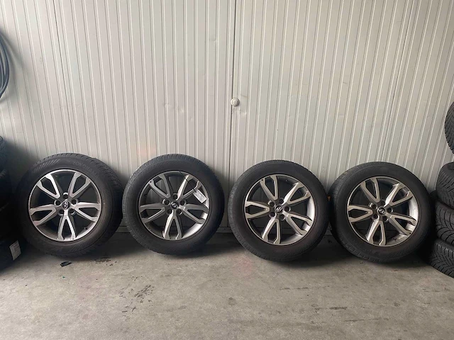 Hyundai - autobandenset - winterbanden - 4st - afbeelding 1 van  8