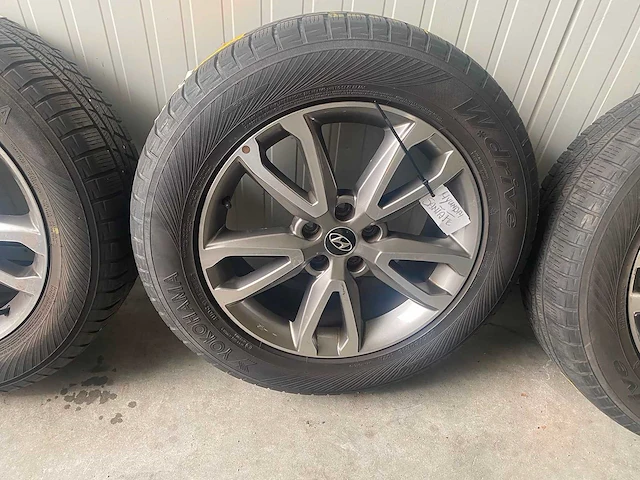 Hyundai - autobandenset - winterbanden - 4st - afbeelding 2 van  8