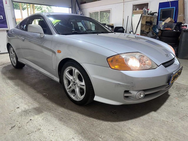 Hyundai - coupé - 2.7i v6 fx automaat- 30-np-sx- 2003 - afbeelding 9 van  13