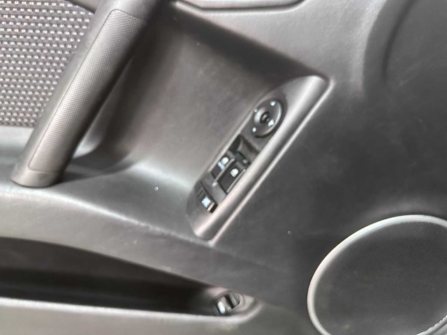 Hyundai - coupé - 2.7i v6 fx automaat- 30-np-sx- 2003 - afbeelding 13 van  13