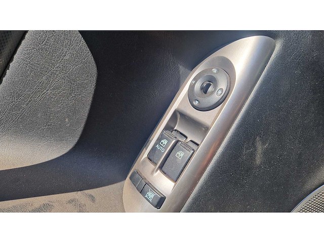 Hyundai - coupé - 2.7i v6 style - car - 2004 - afbeelding 15 van  25