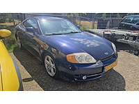 Hyundai - coupé - 2.7i v6 style - car - 2004 - afbeelding 1 van  25