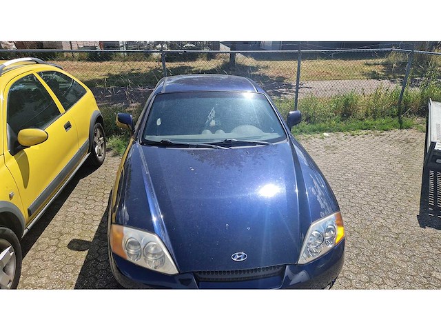 Hyundai - coupé - 2.7i v6 style - car - 2004 - afbeelding 5 van  25
