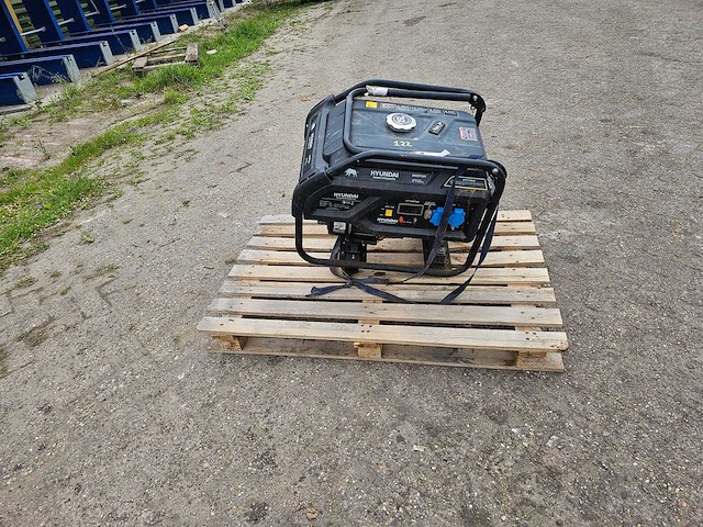 Hyundai - generator 7 hp - 208cc - benzinemotor 4-takt - afbeelding 1 van  6