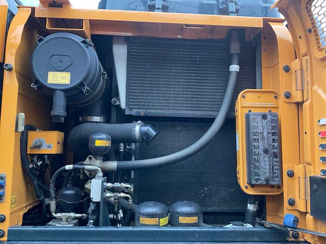 Hyundai - hw180 - bandenkraan met kinshoffer houtklem - afbeelding 15 van  29