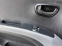 Hyundai - i10 - 1.1 active cool - 75-kpk-3- 2010 - afbeelding 2 van  18