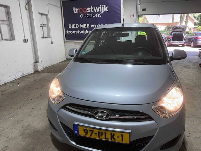 Hyundai - i10 - 1.2 i-drive cool - 97-plk-1- 2011 - afbeelding 2 van  2