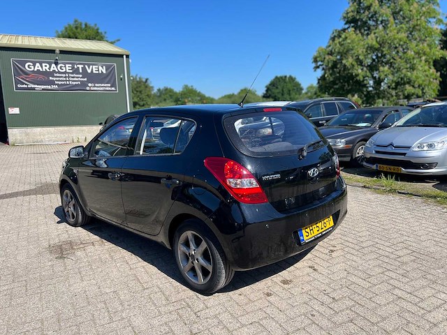 Hyundai - i20 - 1.2i i-drive - car - 2011 - afbeelding 9 van  15