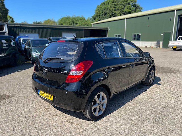 Hyundai - i20 - 1.2i i-drive - car - 2011 - afbeelding 10 van  15