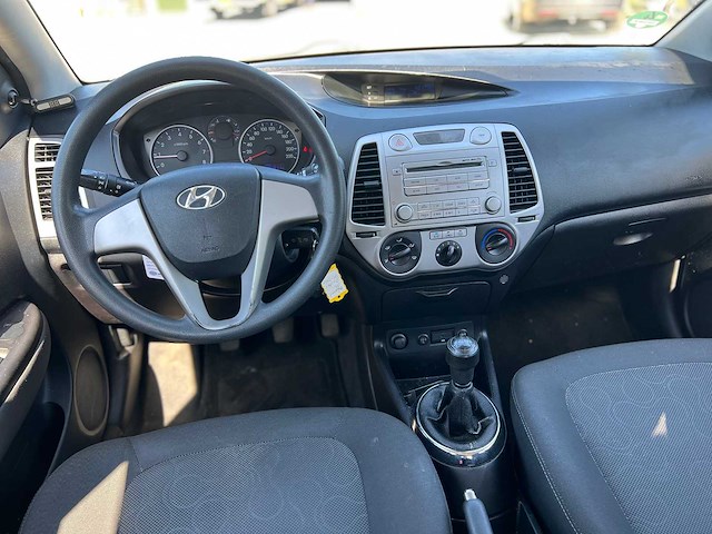 Hyundai - i20 - 1.2i i-drive - car - 2011 - afbeelding 14 van  15