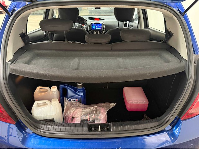Hyundai - i20 -personenauto - 2010 - afbeelding 2 van  14