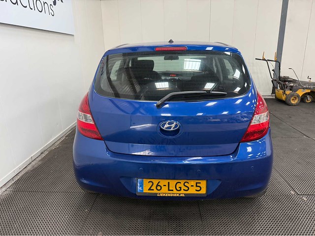 Hyundai - i20 -personenauto - 2010 - afbeelding 13 van  14