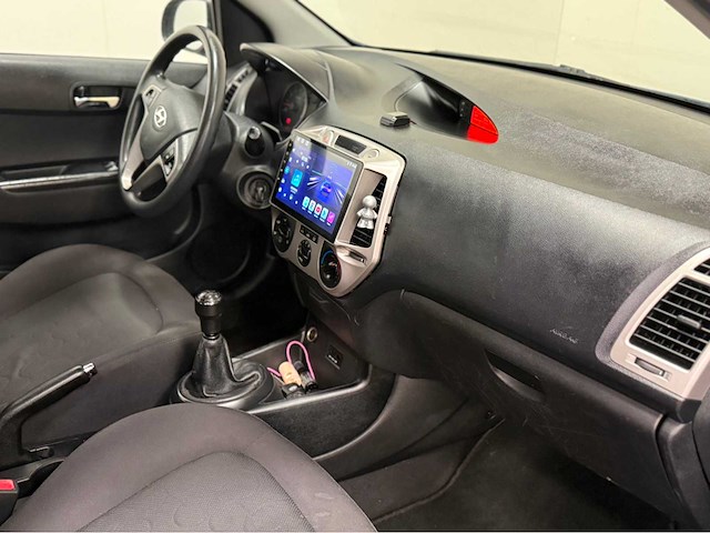 Hyundai - i20 -personenauto - 2010 - afbeelding 14 van  14