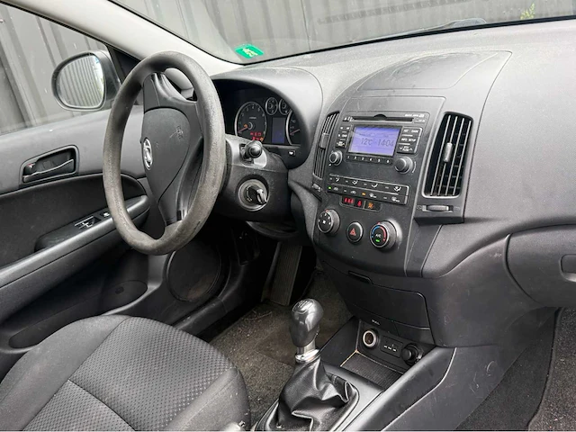 Hyundai - i30 - 1.4i i-drive cool - personenauto - 2011 - afbeelding 1 van  24