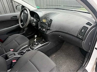 Hyundai - i30 - 1.4i i-drive cool - personenauto - 2011 - afbeelding 2 van  24