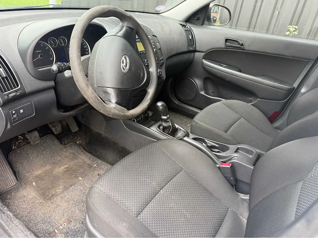 Hyundai - i30 - 1.4i i-drive cool - personenauto - 2011 - afbeelding 3 van  24