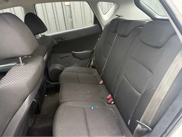 Hyundai - i30 - 1.4i i-drive cool - personenauto - 2011 - afbeelding 10 van  24