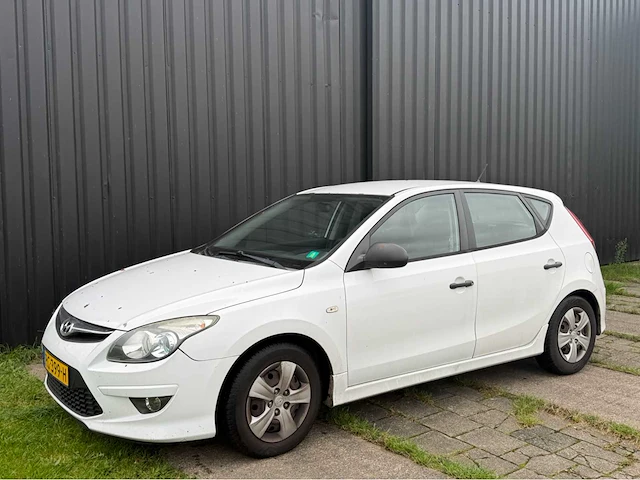 Hyundai - i30 - 1.4i i-drive cool - personenauto - 2011 - afbeelding 21 van  24