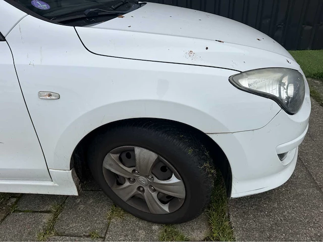 Hyundai - i30 - 1.4i i-drive cool - personenauto - 2011 - afbeelding 13 van  24