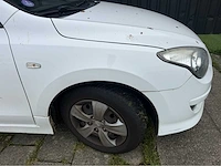 Hyundai - i30 - 1.4i i-drive cool - personenauto - 2011 - afbeelding 13 van  24