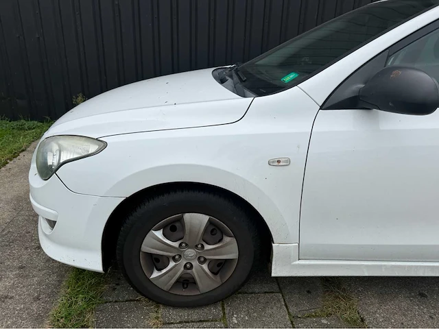 Hyundai - i30 - 1.4i i-drive cool - personenauto - 2011 - afbeelding 14 van  24