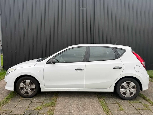 Hyundai - i30 - 1.4i i-drive cool - personenauto - 2011 - afbeelding 22 van  24