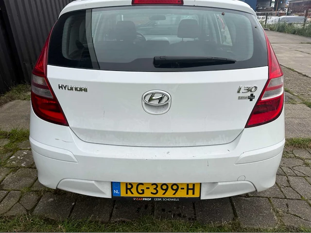 Hyundai - i30 - 1.4i i-drive cool - personenauto - 2011 - afbeelding 19 van  24