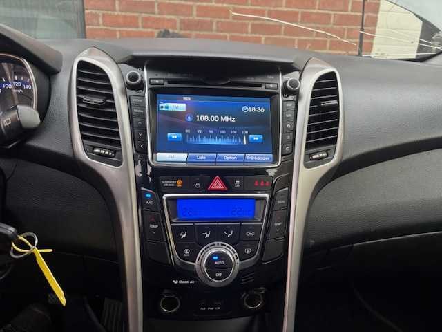 Hyundai - i30 - 1.6 crdi 16v - bg - afbeelding 11 van  21