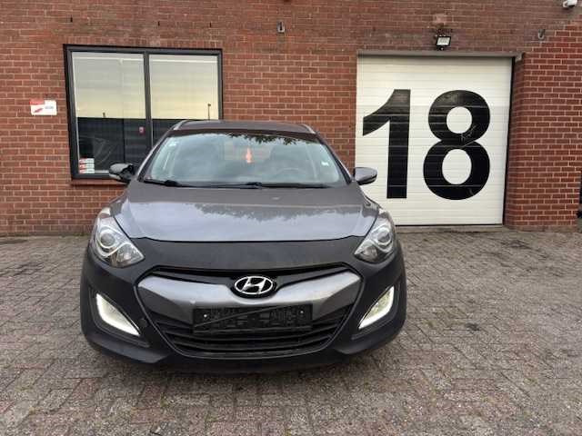 Hyundai - i30 - 1.6 crdi 16v - bg - afbeelding 2 van  21