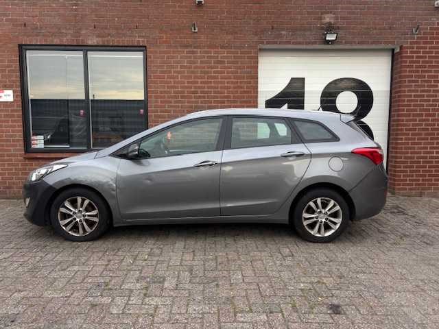Hyundai - i30 - 1.6 crdi 16v - bg - afbeelding 3 van  21