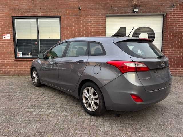 Hyundai - i30 - 1.6 crdi 16v - bg - afbeelding 4 van  21