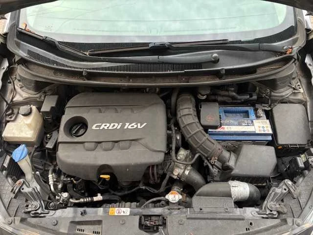 Hyundai - i30 - 1.6 crdi 16v - bg - afbeelding 9 van  21
