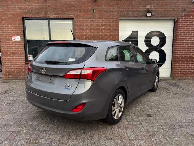 Hyundai - i30 - 1.6 crdi 16v - bg - afbeelding 20 van  21